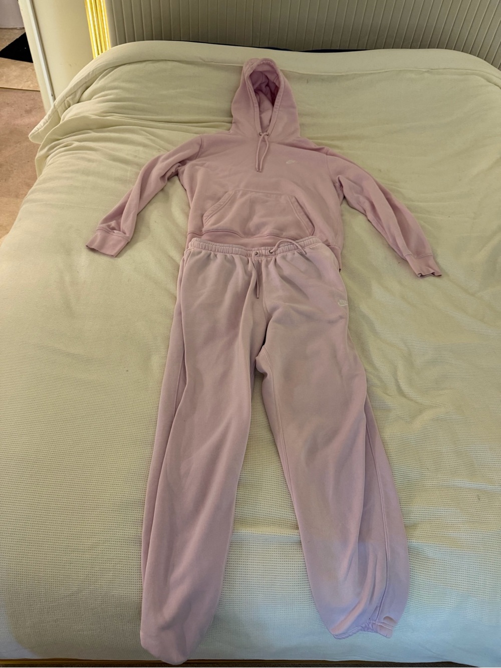 Nike Pink Matching Hoodie & Sweatpants Set Men’s Medium